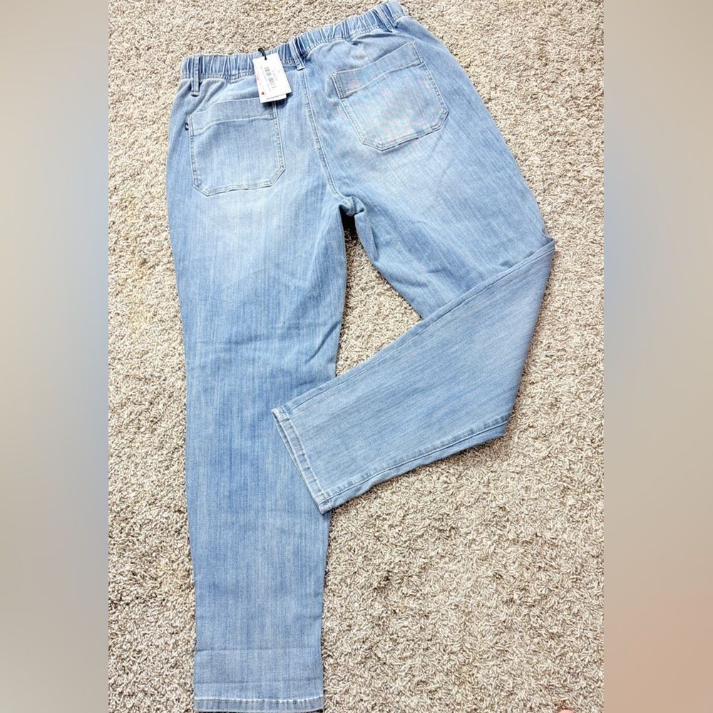 Judy Blue Pull on Jogger Jeans - Picture 2 of 8